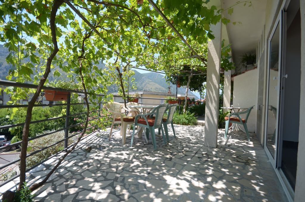 Apartments Dakovic Котор Екстериор снимка