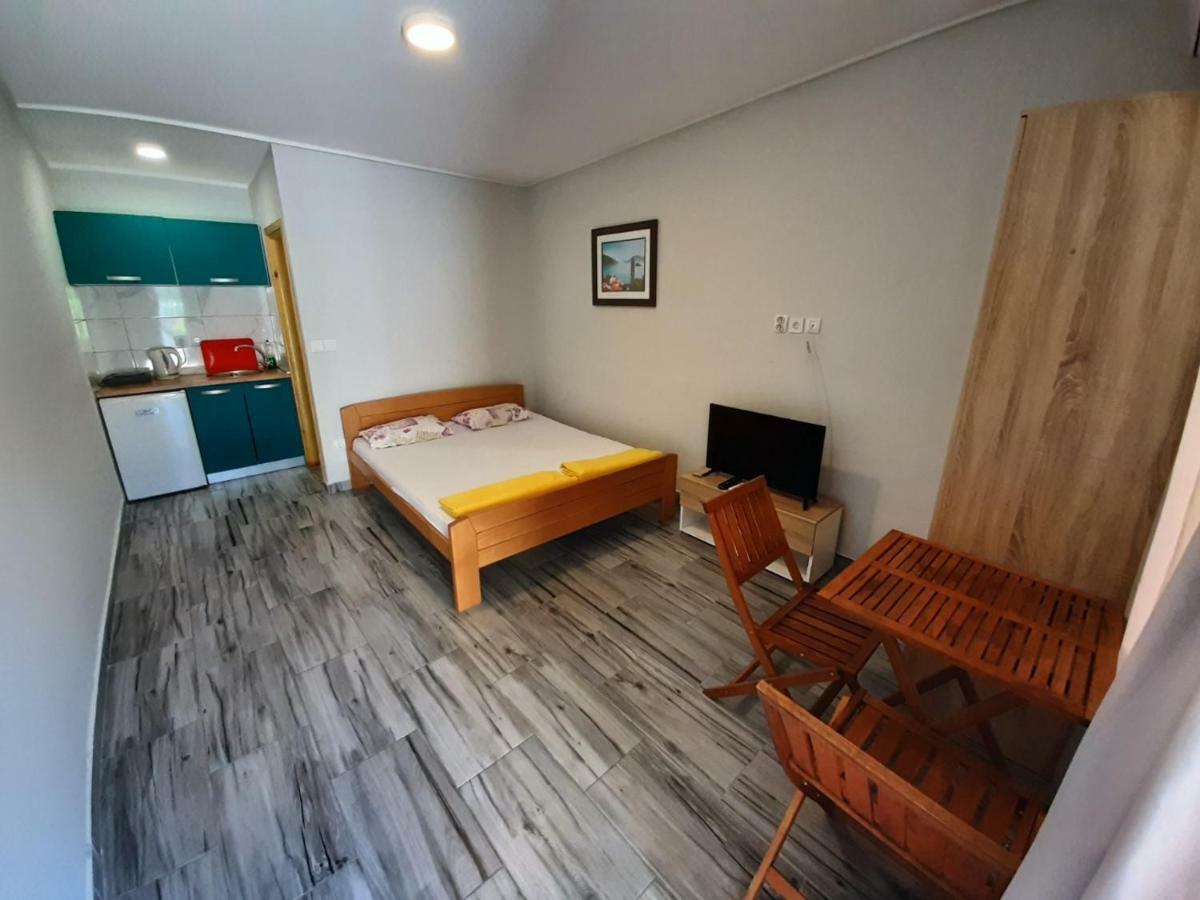 Apartments Dakovic Котор Екстериор снимка